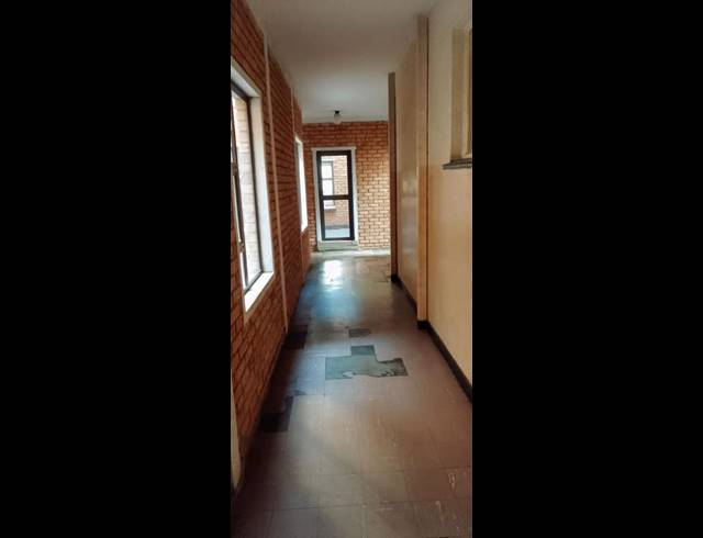 3 BEDROOM APARTMENT FOR SALE IN YEOVILLE